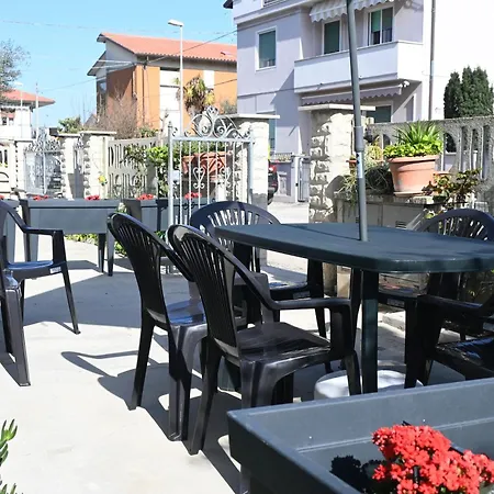 Se238 - Marotta, Quadrilocale Con Corte Privata *