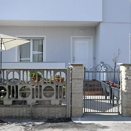 Se238 - Marotta, Quadrilocale Con Corte Privata 公寓 *